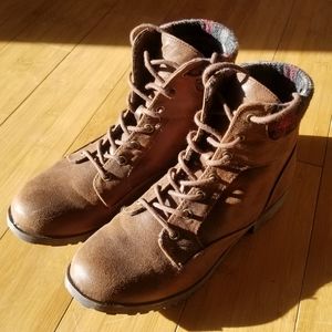 Women's Brown Faux Leather 8.5 Boots with Flannel